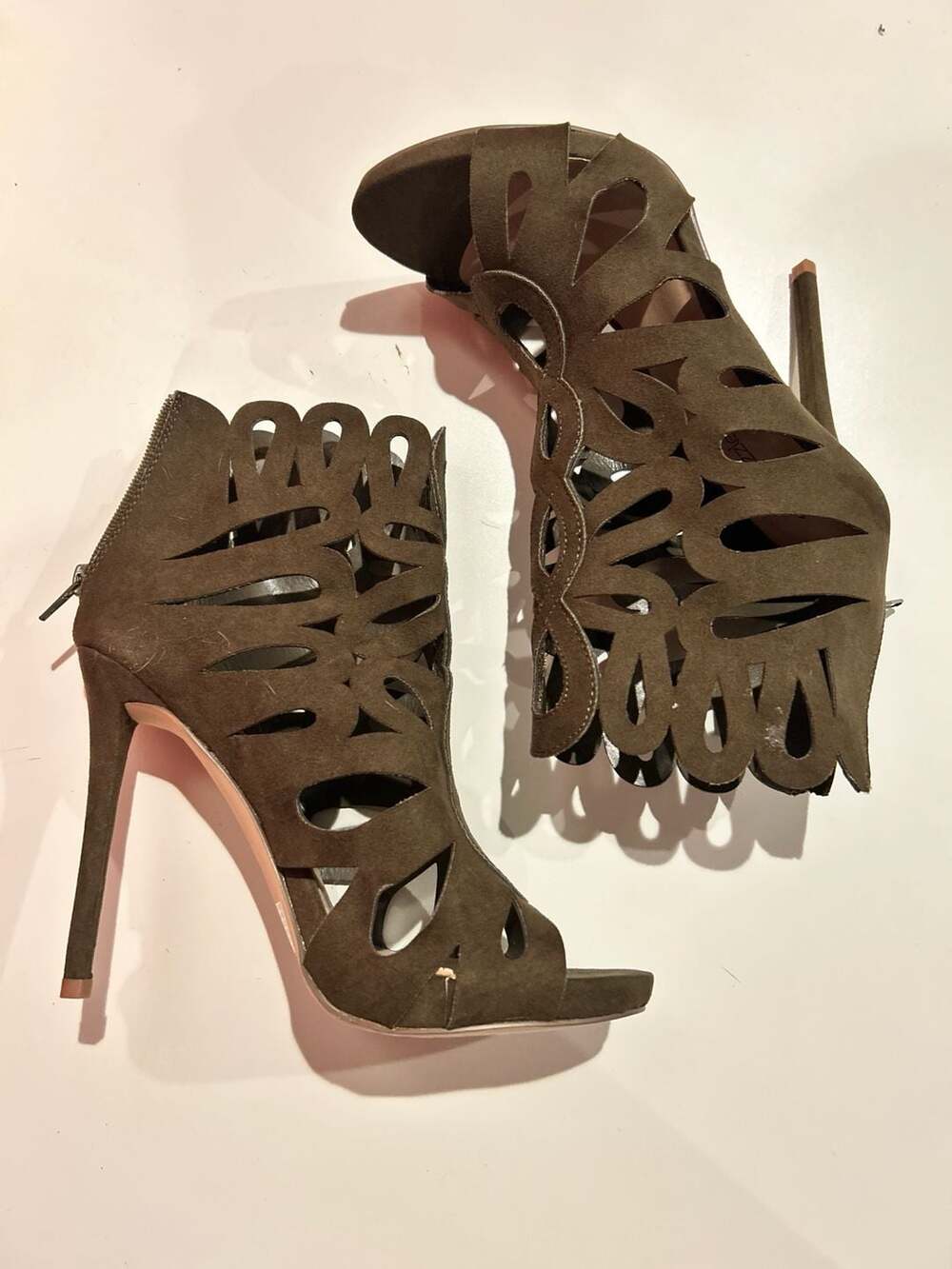 ShoeDazzle Mayela Olive Green Suede Laser Cutout Stiletto Booties Size 9